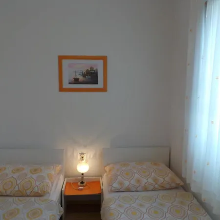 Apartament In Porec/istrien 10218 *